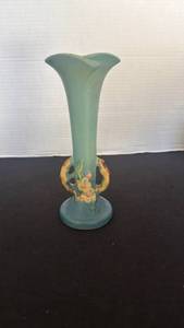 lot 1173 image: Roseville Pottery apple blossom bud vase