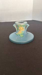 lot 1185 image: Roseville Pottery columbine candle holder