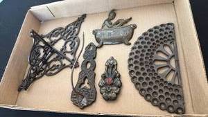 lot 1213 image: Cast Iron Home Decor Collection with Bathroom Sign and Decorative Hardware