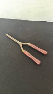 lot 1222 image: Antique curling iron