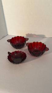 lot 1229 image: Anchor Hocking ruby glass oyster and pearl bowls