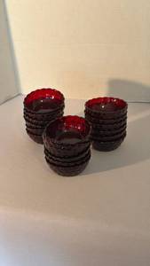 lot 1236 image: Anchor Hocking Royal Ruby Red Bubble dessert bowls