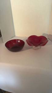 lot 1238 image: Vintage ruby glass bowls