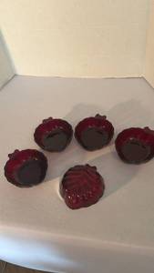 lot 1241 image: Anchor Hocking ruby glass leaf dessert bowls