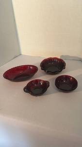 lot 1243 image: Vintage ruby glass bowls