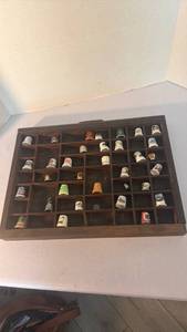 lot 1257 image: Printers tray 13 x 16 in with thimbles