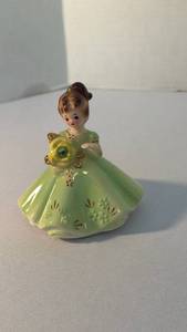 lot 1264 image: Josef Originals birthday girl 4 inch tall figurine August