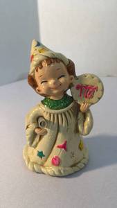 lot 1282 image: Josef Originals zodiac series wizard 6 inch figurine virgo