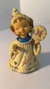 lot 1283 image: Josef Originals zodiac series wizard 6 inch figurine pisces