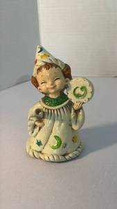 lot 1284 image: Josef Originals zodiac series wizard 6 inch figurine cancer