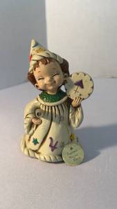 lot 1286 image: Josef Originals zodiac series wizard 6 inch figurine sagittarius