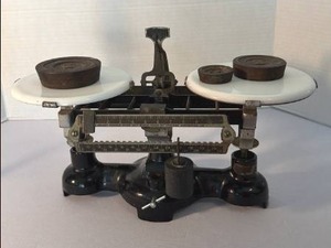 lot 1288 image: Chicago Apparatus Balance Scale with Weight Pans