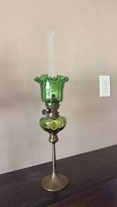lot 1302 image: Antique Victorian Emerald Glass and Brass Banquet Lamp