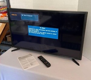 lot 1321 image: Samsung 32 inch LED tv with remote