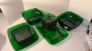 lot 1401 image: 1950s Anchor Hocking emerald green glass charm dinnerware