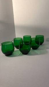 lot 1411 image: Vintage emerald glass cups
