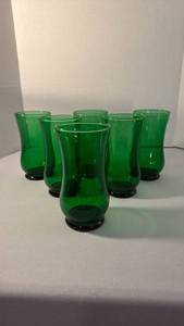 lot 1412 image: Anchor Hocking forest green glasses