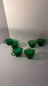 lot 1417 image: Vintage squared emerald glass creamer and sugar dishes