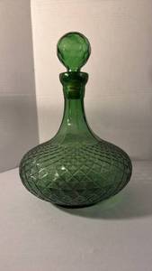 lot 1423 image: Green Glass Diamond Pattern Decanter with Stopper