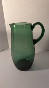 lot 1424 image: Vintage emerald glass pitcher