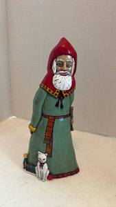 lot 1618 image: Hand carved wooden Santa by Bruce Birkhead 9.5 inches tall