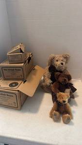 lot 1643 image: The Mohair Bears Limited Edition Collection Set