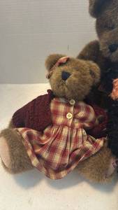 lot 1650 image: Boyds bear plush bears