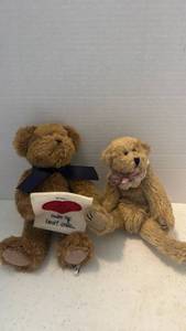 lot 1654 image: Boyds and other Brown Plush Teddy Bears with Ribbons and Heart Message