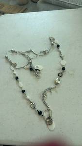 lot 1667 image: Necklace