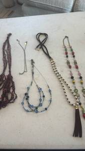 lot 1669 image: Necklaces