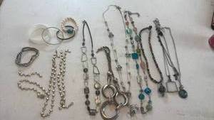 lot 1675 image: Womens jewelry