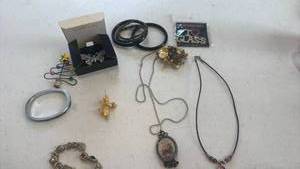 lot 1678 image: Womens jewelry and more