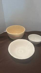 lot 1725 image: Mixed Ceramic Bowls