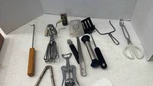 lot 1739 image: Kitchen Utensils