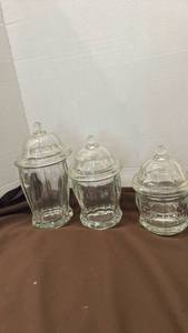 lot 1743 image: Clear Glass Storage Jars with Lids Set
