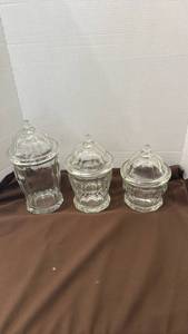 lot 1744 image: Clear Glass Storage Jars with Lids Set