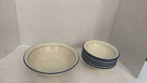 lot 1751 image: Arita Brush strokes bowls