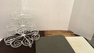 lot 1760 image: 3 tiered cupcake rack and cutting boards