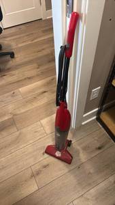 lot 1777 image: Dirt devil swift stick