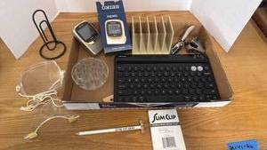 lot 1810 image: Jelly Comb keyboard, magnifier, flower frog and office items