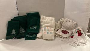 lot 1909 image: Christmas hand towels