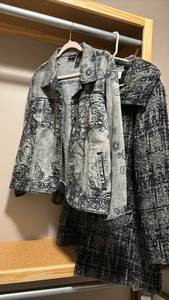 lot 1928 image: Two Chico Ladies Jackets - Size 2