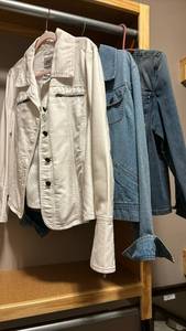 lot 1930 image: Three Ladies Jackets - size L to XL