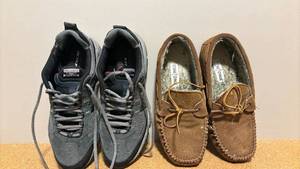 lot 1946 image: Mens shoes size 11 12