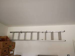 lot 2000 image: 16ft. Aluminum Ladder