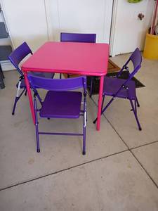 lot 2005 image: Safety First Childs Table and Chairs