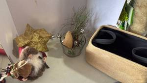 lot 2103 image: Indiana Glass Hollyberry bowl, Santa, basket and star box