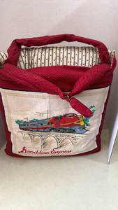 lot 2105 image: Padded organizer with handle and pockets