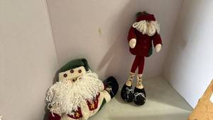 lot 2109 image: Santas tallest is 16inches