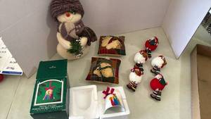lot 2117 image: Porcelain bell, small pillows, snowman and Santa decor with buttons